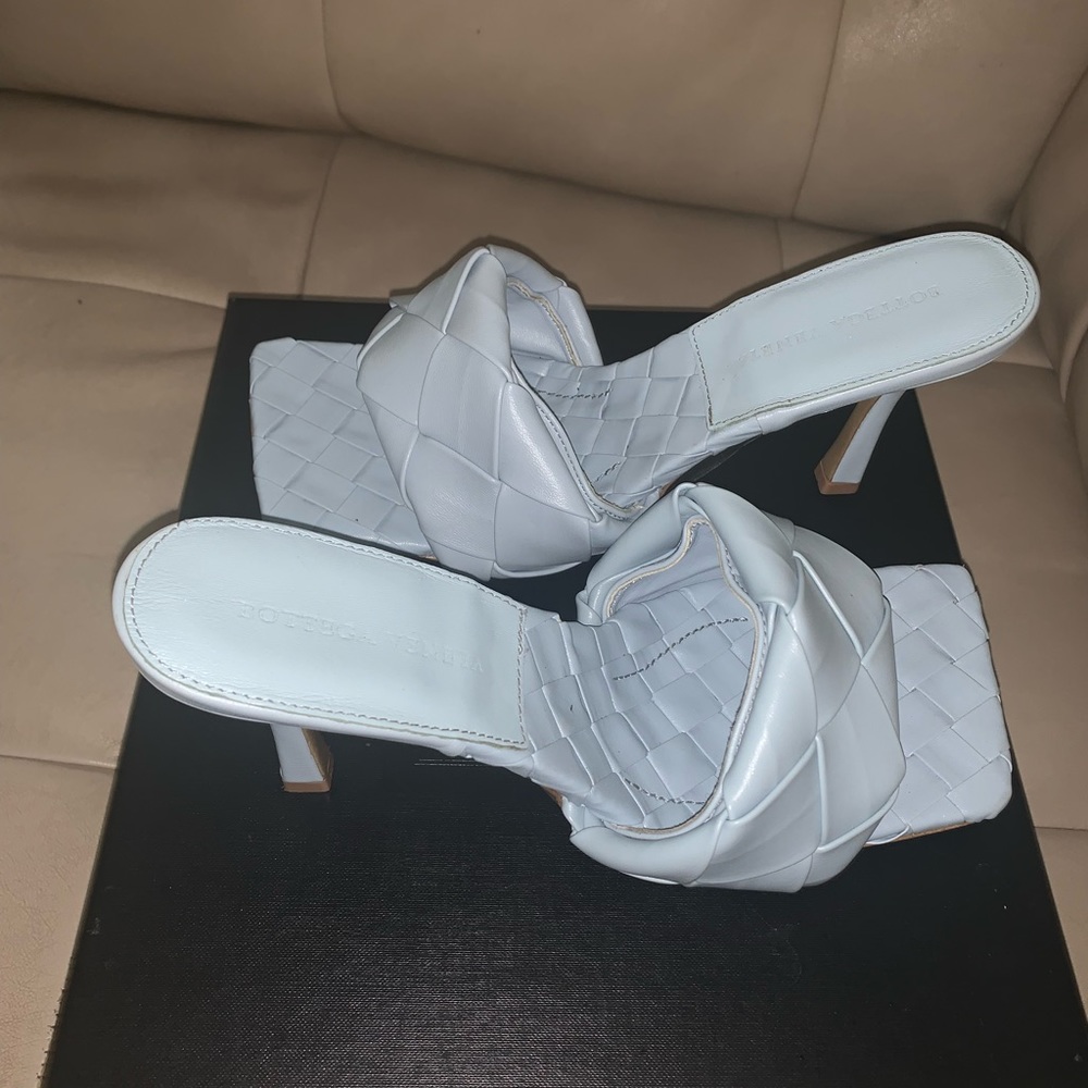 Sky blue UA BOTTEGA  LIDO MULES RUN SMALL
